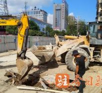 暴艹高温下的坚守｜道路建设者用汗水铺就畅通路